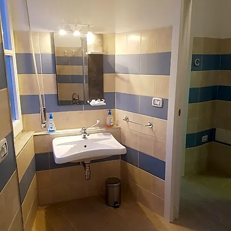 Piazza Dante 3*