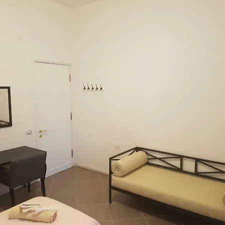 Bed and breakfast Piazza Dante 3*
